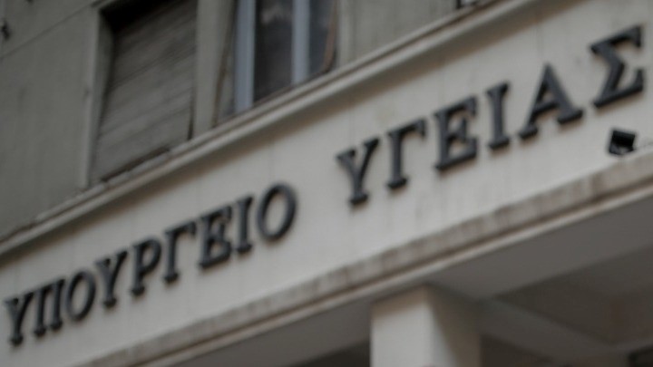 Στέλνει μήνυμα για ασφαλή κολύμβηση στους άνω των 60